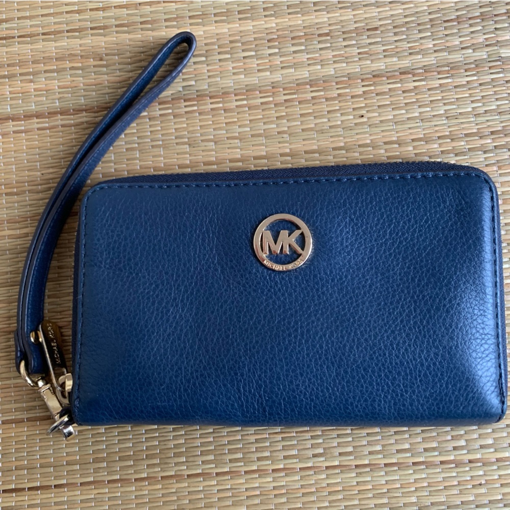 New Michael Kors leather wallet navy w/ gold hardware zip around closure